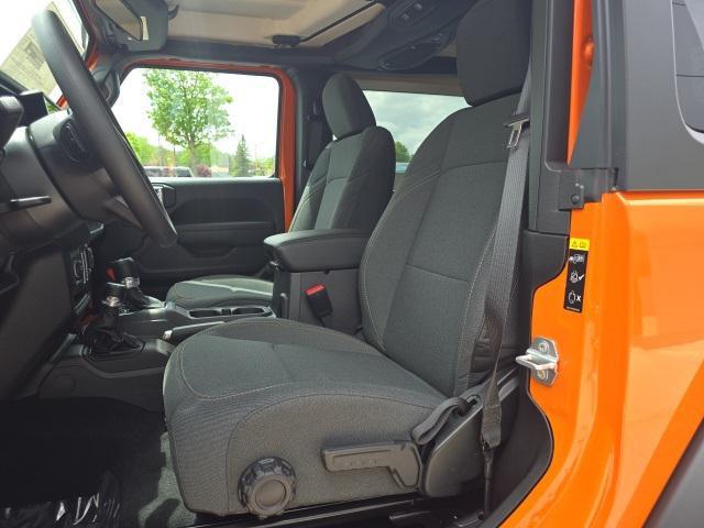 new 2025 Jeep Wrangler car, priced at $39,875