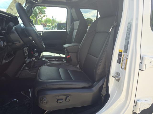 new 2025 Jeep Wrangler car, priced at $59,505