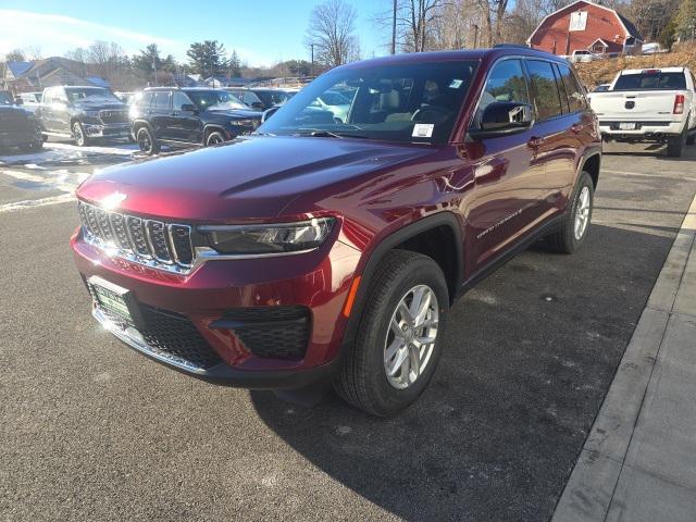 new 2025 Jeep Grand Cherokee car, priced at $41,470