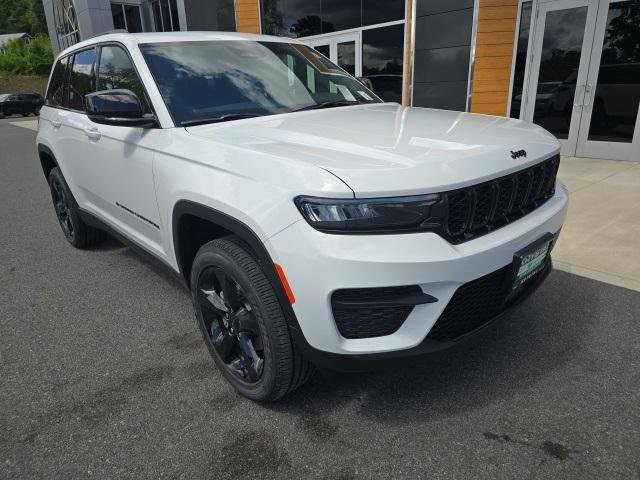 new 2024 Jeep Grand Cherokee car, priced at $45,836