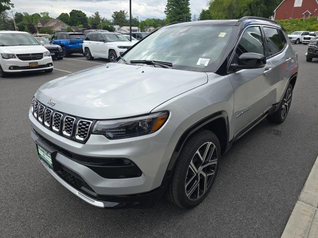 new 2024 Jeep Compass car, priced at $39,212