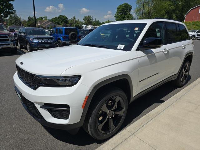 new 2024 Jeep Grand Cherokee car, priced at $45,836