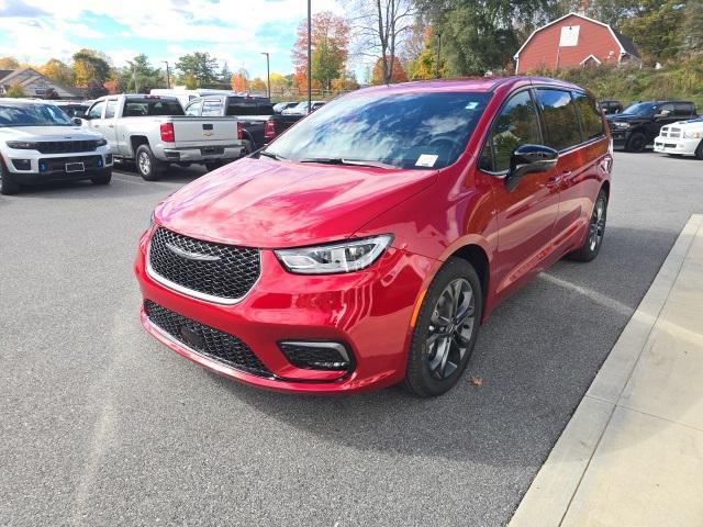new 2026 Chrysler Pacifica car, priced at $44,608