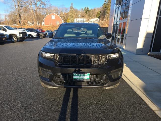 new 2025 Jeep Grand Cherokee car, priced at $44,030