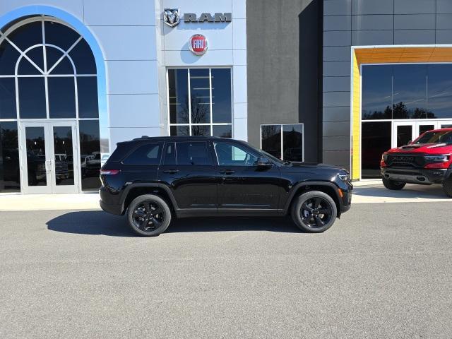 new 2024 Jeep Grand Cherokee car, priced at $46,372