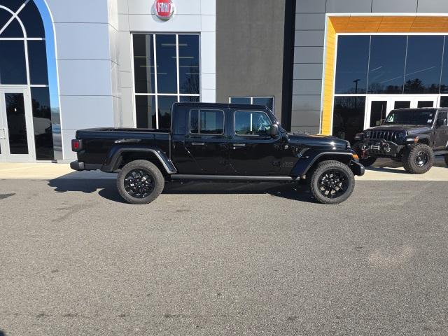 new 2025 Jeep Gladiator car, priced at $41,885