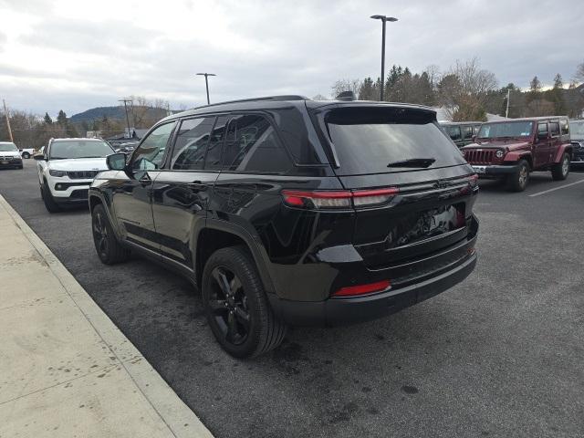 used 2024 Jeep Grand Cherokee car, priced at $41,999