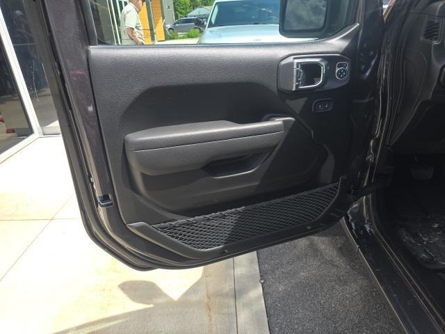 new 2025 Jeep Wrangler car, priced at $45,070