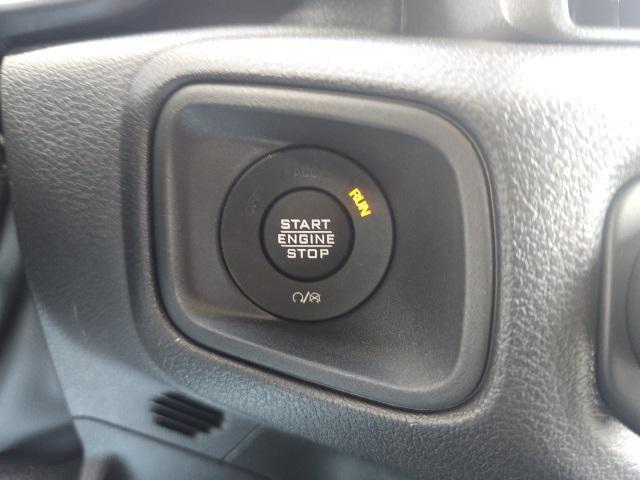 new 2025 Jeep Wrangler car, priced at $45,070