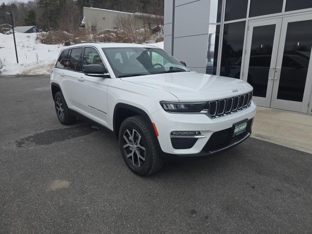 new 2025 Jeep Grand Cherokee car, priced at $44,200