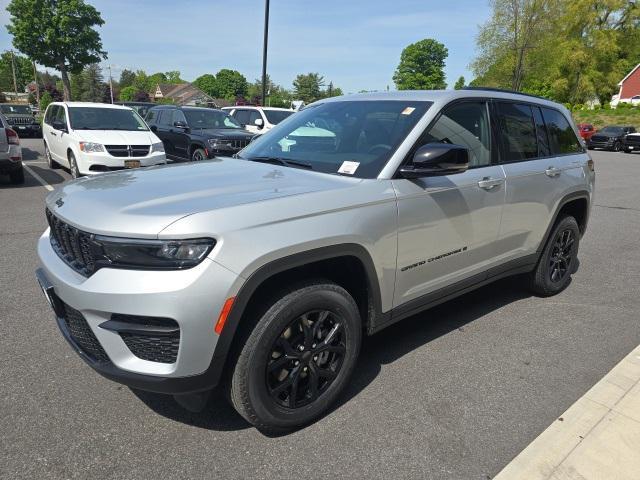 new 2024 Jeep Grand Cherokee car, priced at $42,442