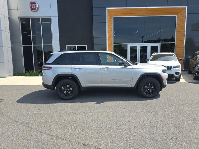 new 2024 Jeep Grand Cherokee car, priced at $42,442