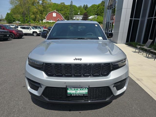 new 2024 Jeep Grand Cherokee car, priced at $42,442