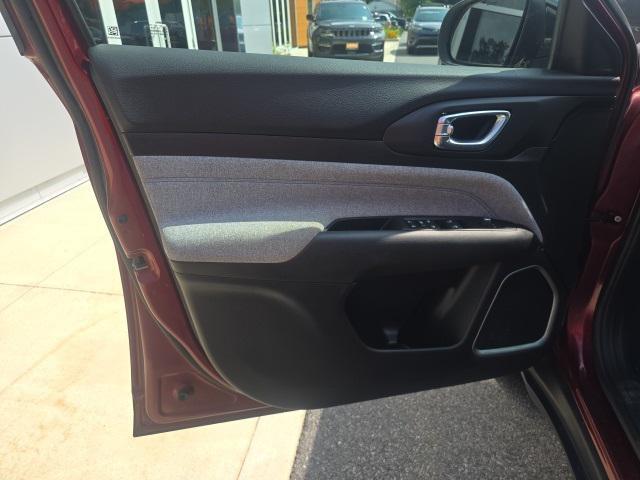 used 2022 Jeep Compass car, priced at $22,999