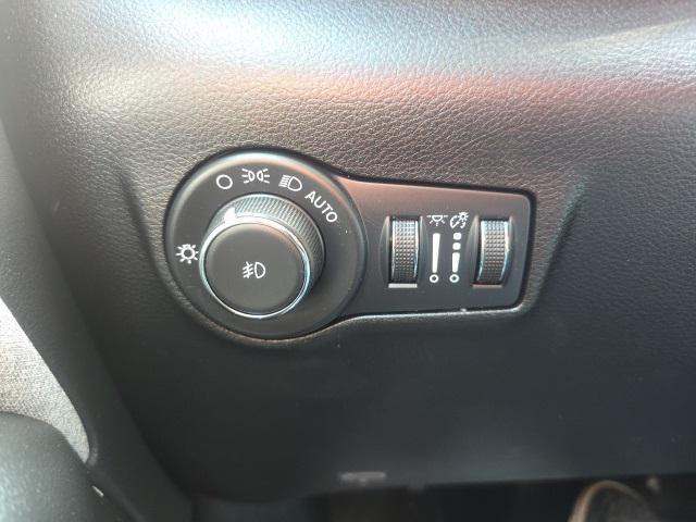 used 2022 Jeep Compass car, priced at $22,999