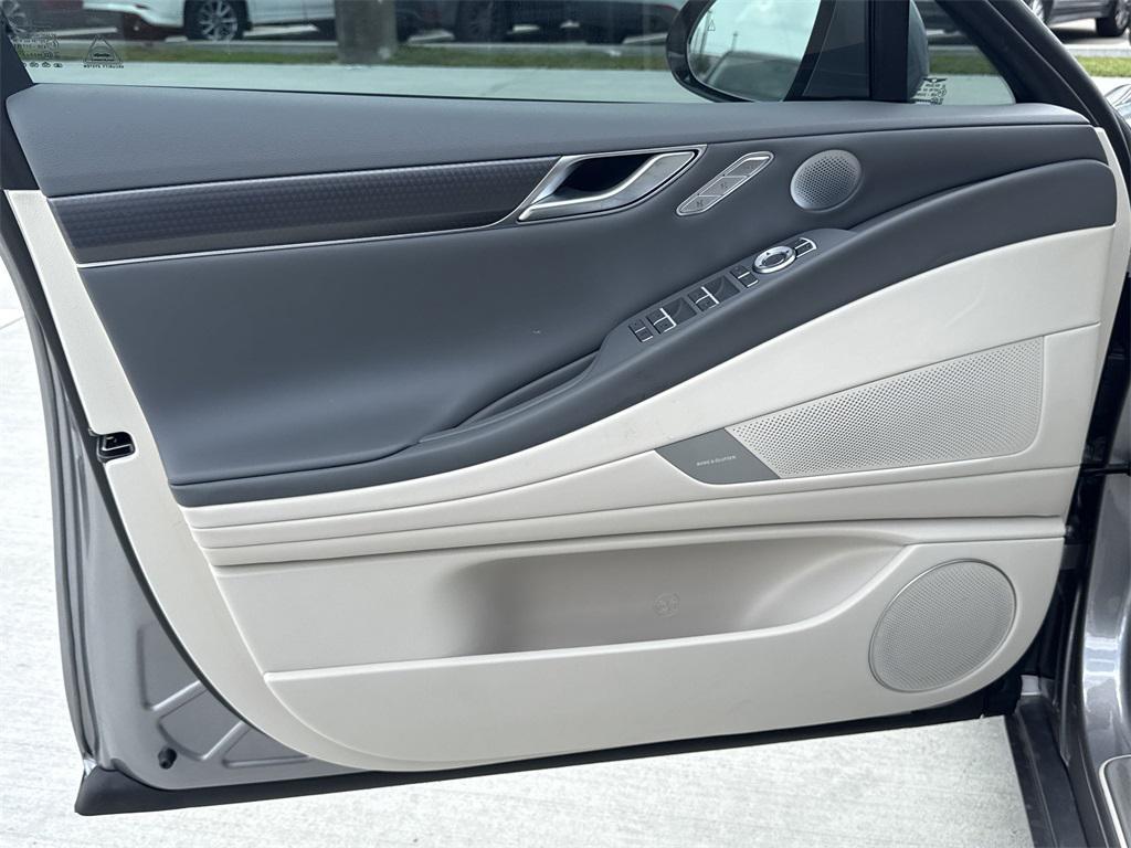 new 2025 Genesis G80 car, priced at $68,350