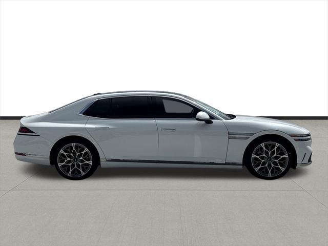 new 2025 Genesis G90 car, priced at $102,615
