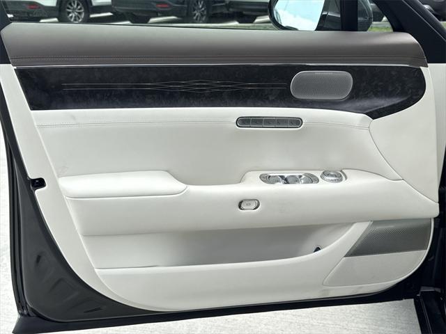 new 2025 Genesis G90 car, priced at $96,405