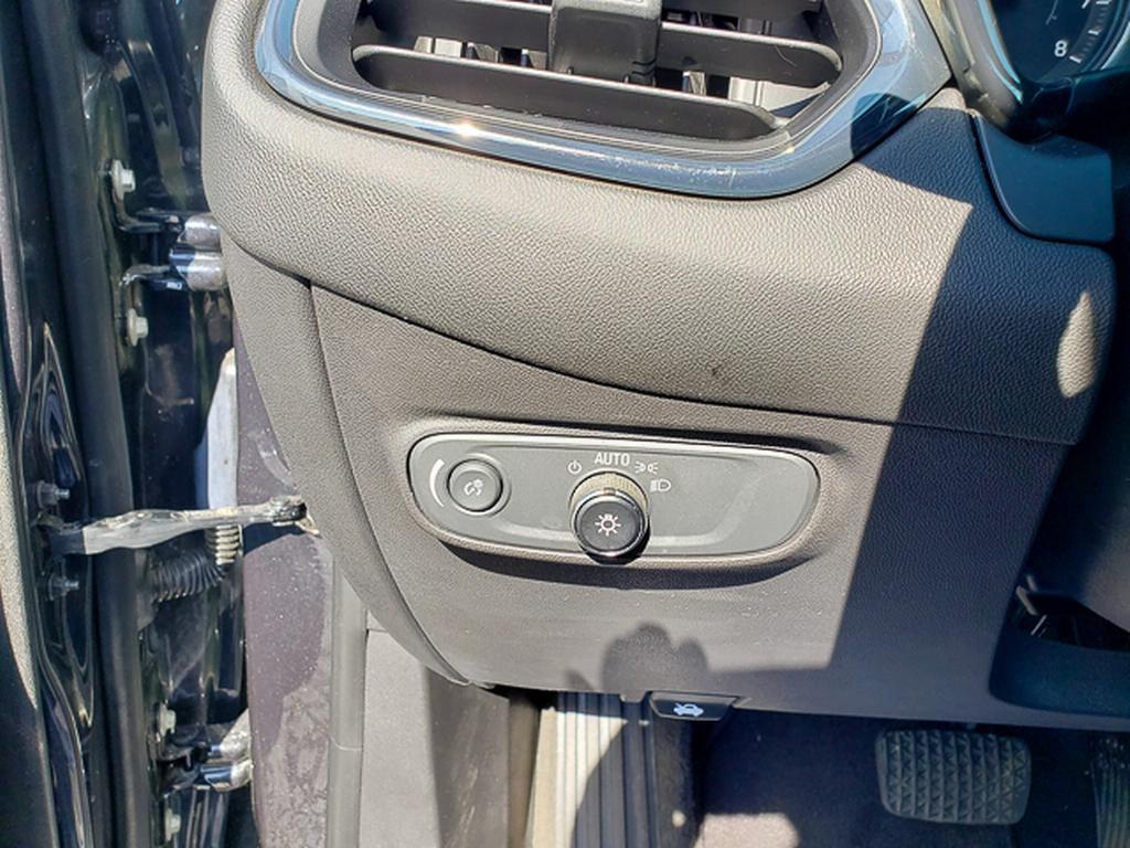 used 2022 Chevrolet Equinox car, priced at $25,700