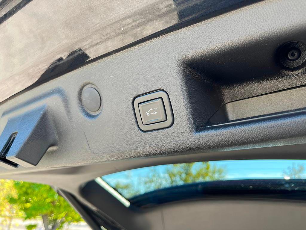 used 2022 Chevrolet Equinox car, priced at $22,090