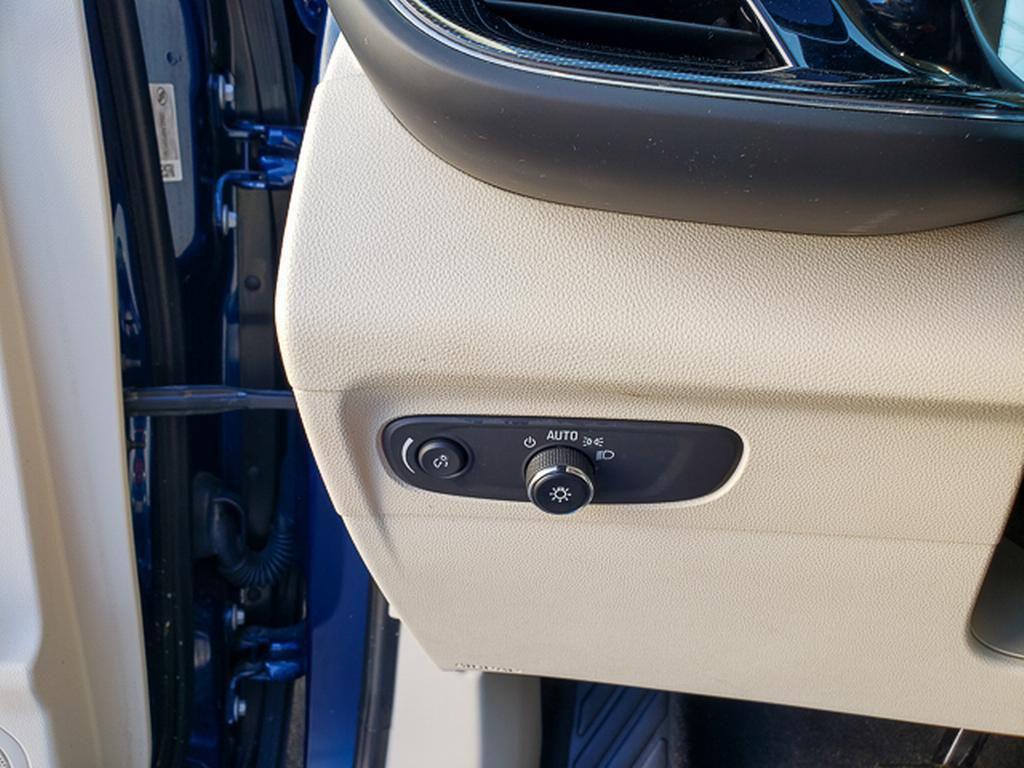 used 2023 Buick Envision car, priced at $21,990