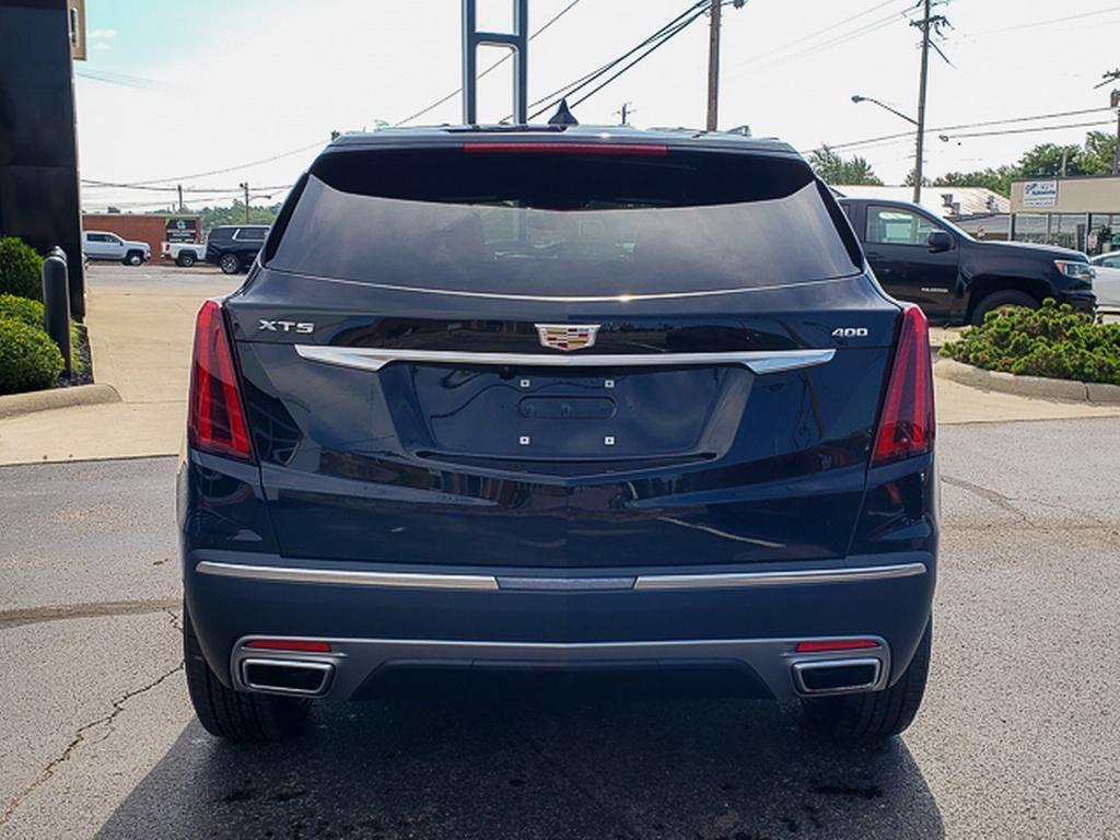 used 2025 Cadillac XT5 car, priced at $49,114