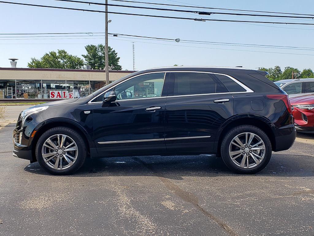 used 2025 Cadillac XT5 car, priced at $49,114