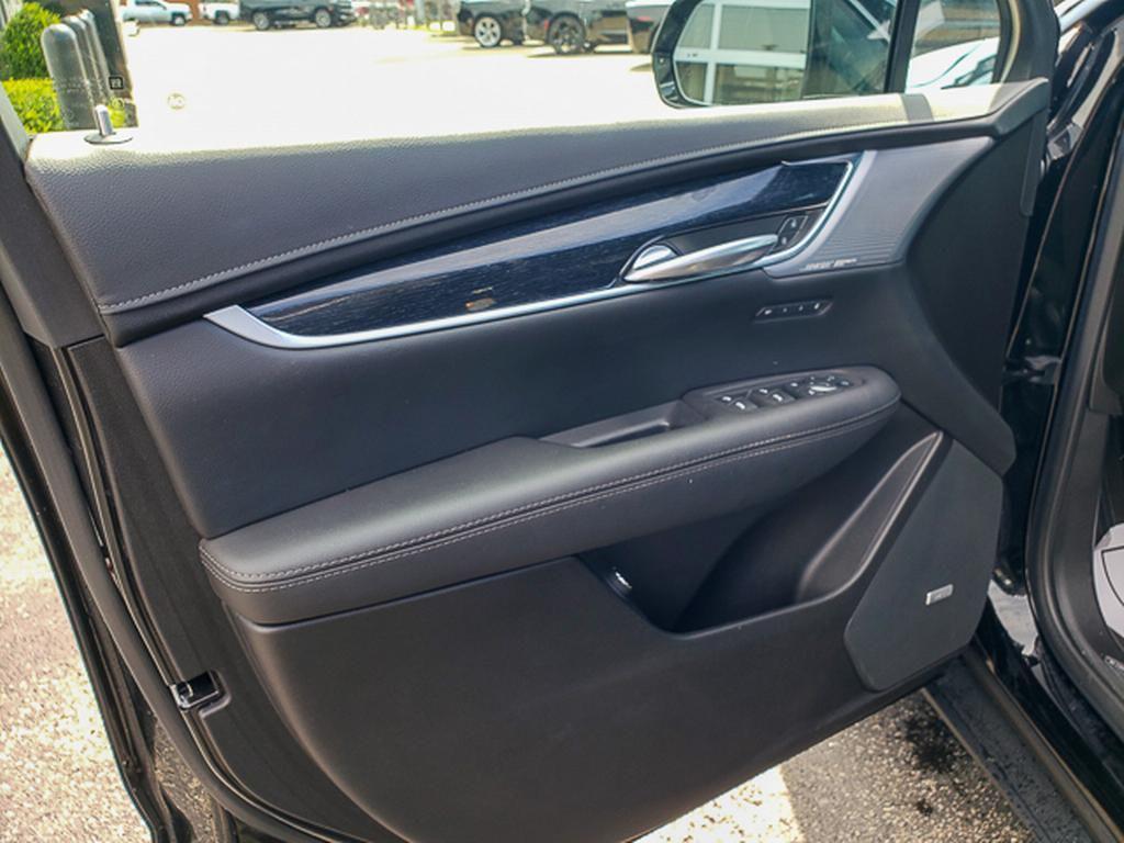 used 2025 Cadillac XT5 car, priced at $49,114