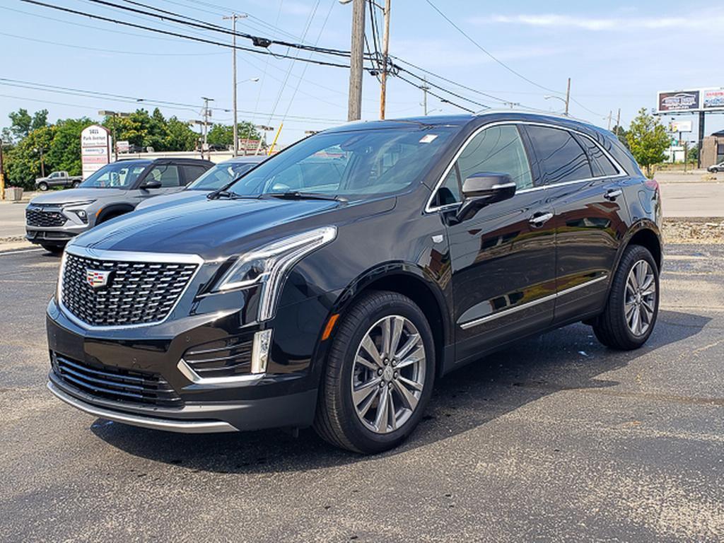 used 2025 Cadillac XT5 car, priced at $49,114