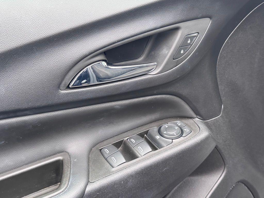 used 2024 Chevrolet Equinox car, priced at $21,327