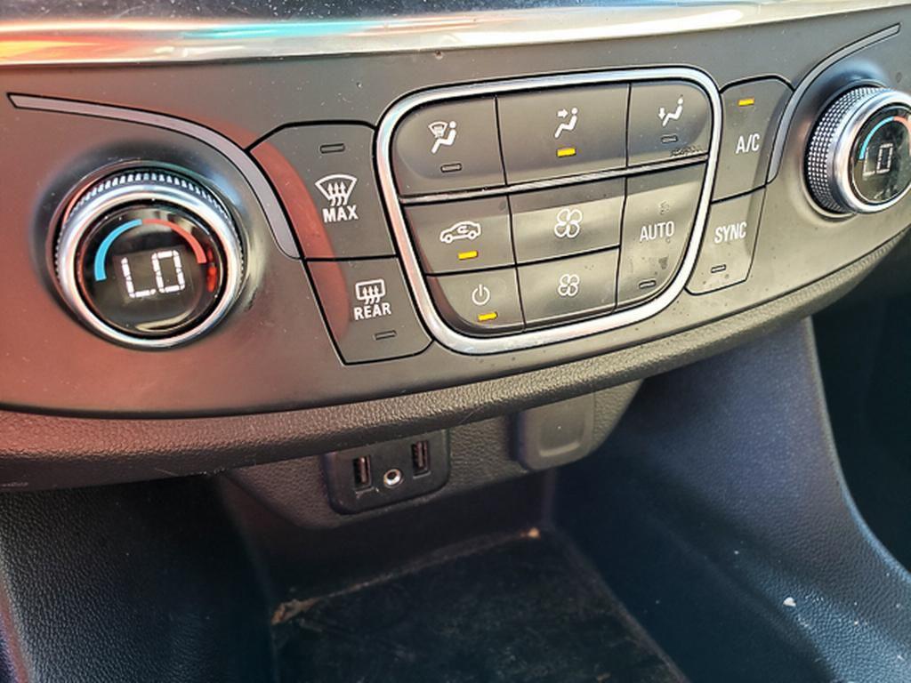 used 2022 Chevrolet Traverse car, priced at $24,941
