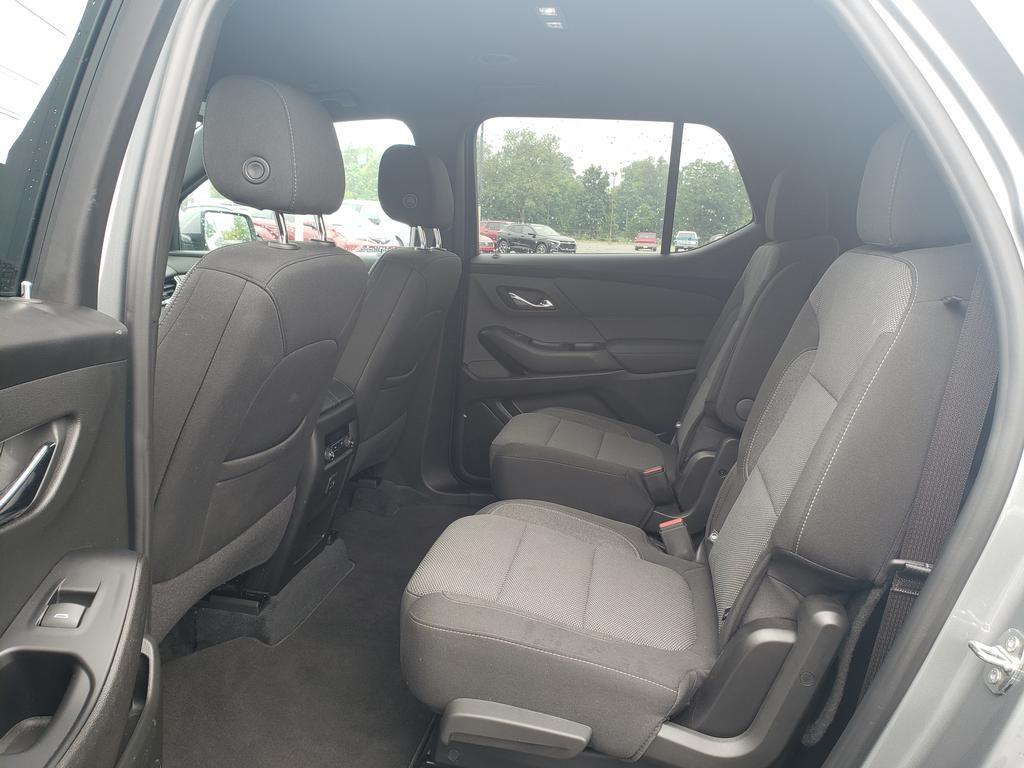 used 2023 Chevrolet Traverse car, priced at $31,134