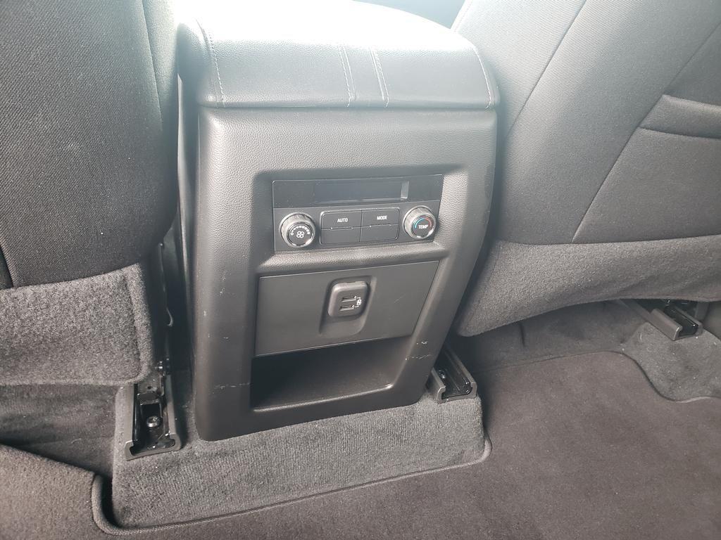used 2023 Chevrolet Traverse car, priced at $31,134