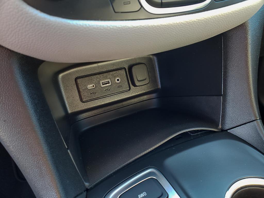 used 2023 Chevrolet Equinox car, priced at $18,990