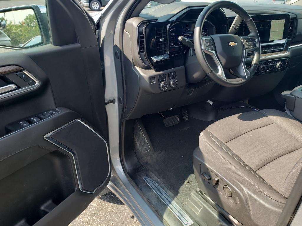 used 2024 Chevrolet Silverado 1500 car, priced at $41,120