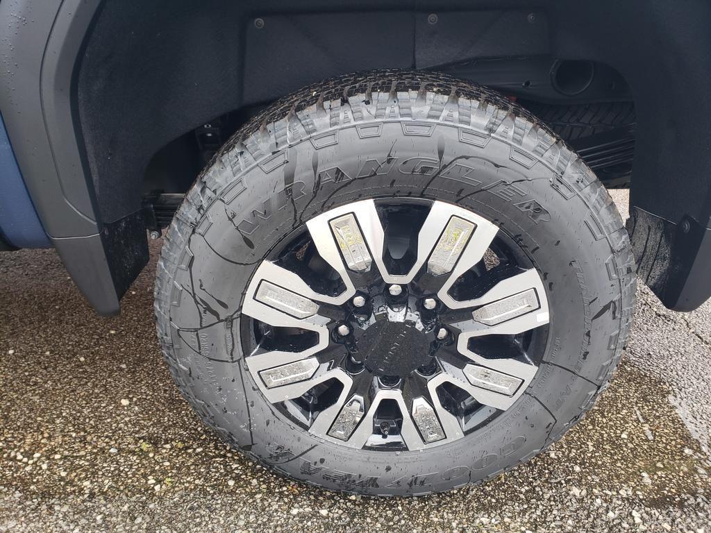 new 2025 GMC Sierra 2500 car, priced at $85,817