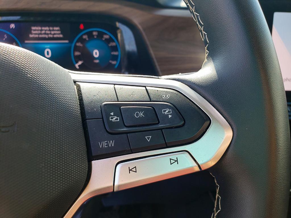used 2024 Volkswagen Atlas car, priced at $33,774