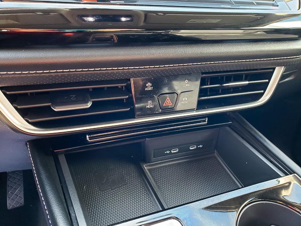 used 2024 Volkswagen Atlas car, priced at $33,774