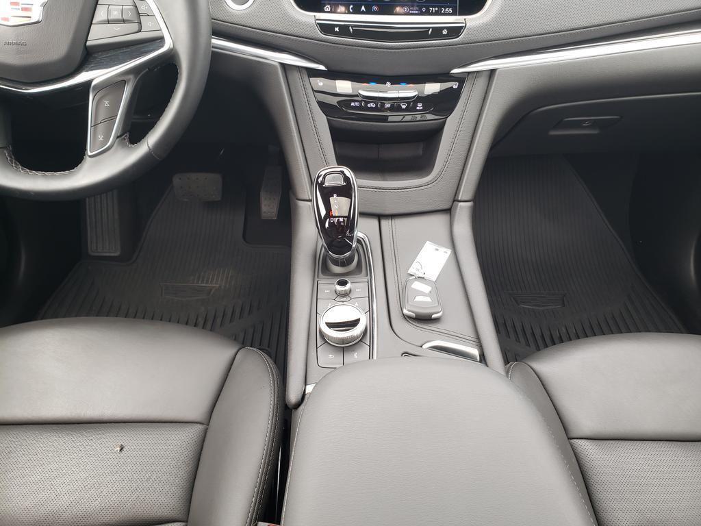 used 2025 Cadillac XT5 car, priced at $44,191