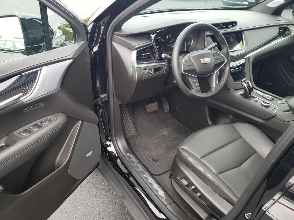 used 2025 Cadillac XT5 car, priced at $44,191