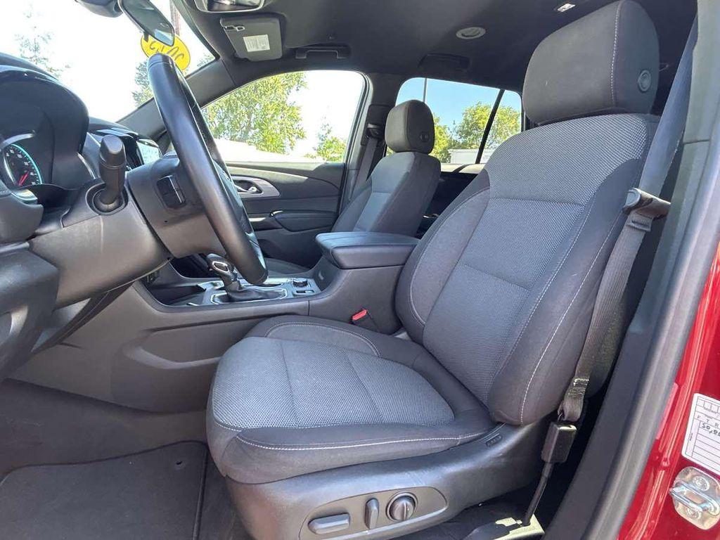 used 2023 Chevrolet Traverse car, priced at $21,985