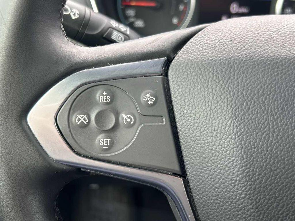 used 2023 Chevrolet Traverse car, priced at $21,985