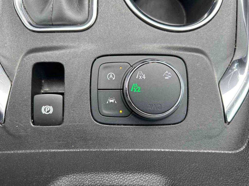 used 2023 Chevrolet Traverse car, priced at $21,985