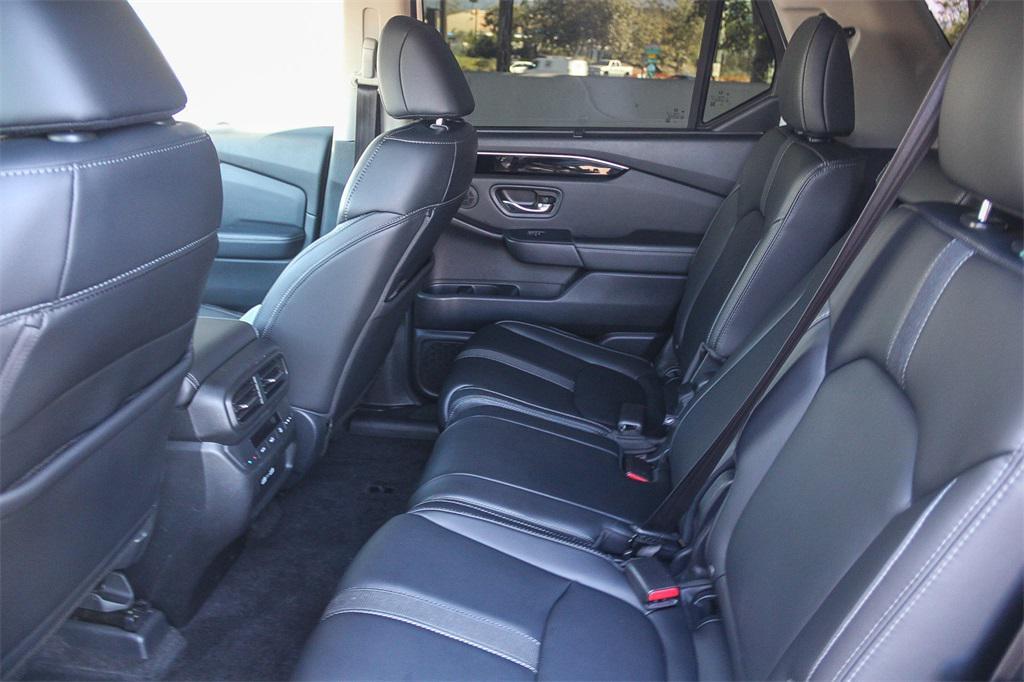 used 2023 Honda Pilot car, priced at $32,998