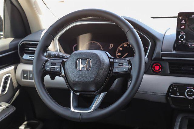 new 2025 Honda Pilot car, priced at $47,550