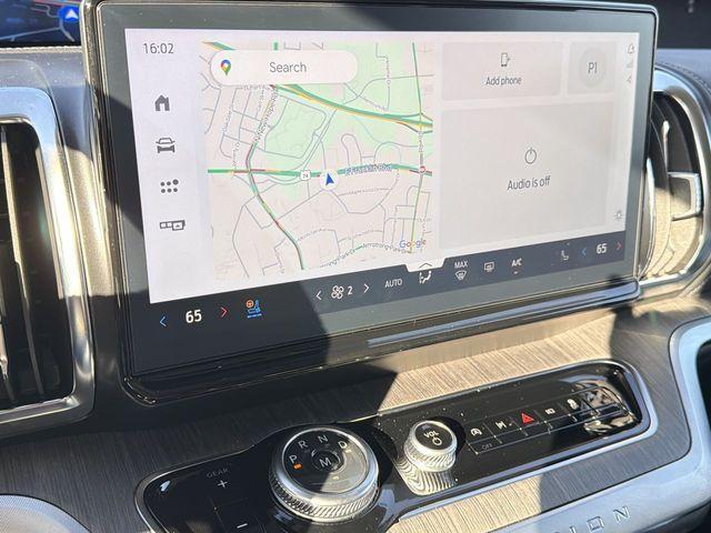 new 2025 Ford Expedition car, priced at $85,882