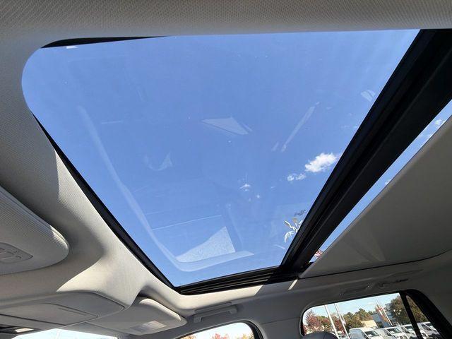 new 2025 Ford Expedition car, priced at $85,882