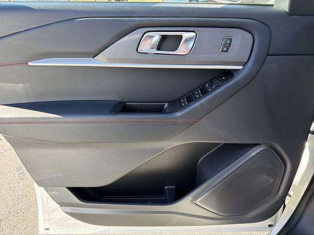 new 2025 Ford Explorer car, priced at $45,200