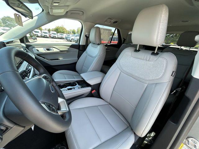 new 2025 Ford Explorer car, priced at $41,054
