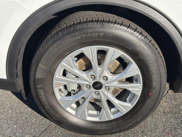 new 2026 Ford Escape car, priced at $32,089